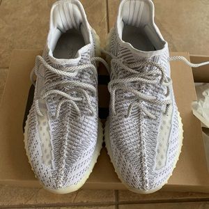 Yeezy Boost 350 V2